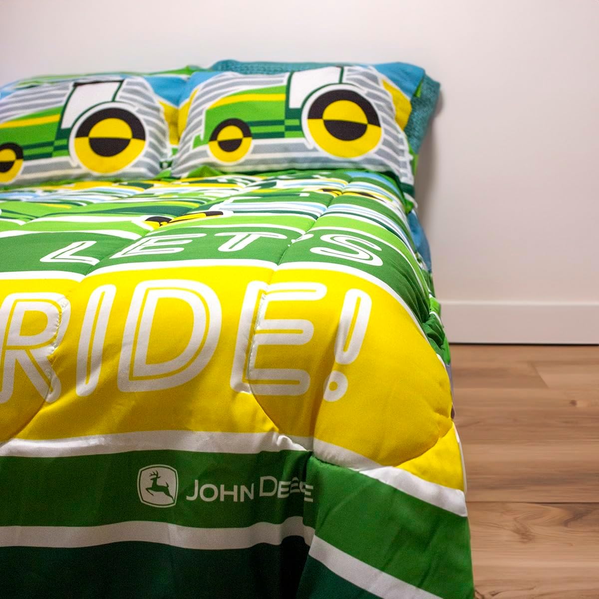 John Deere Twin Comforter Set Comes with Comforter and 1 Pillow sham