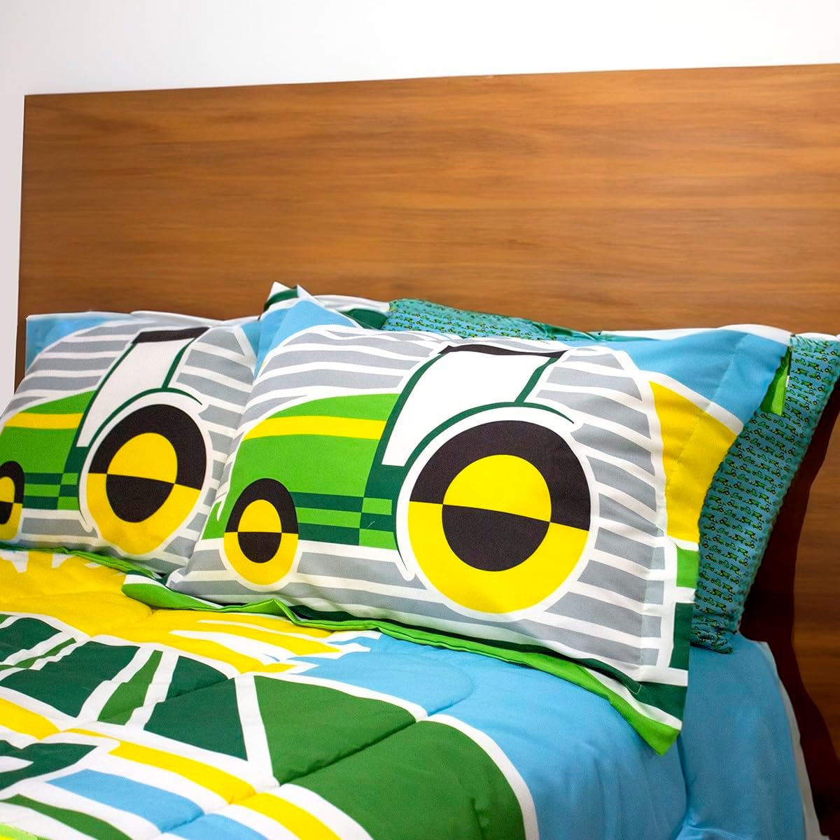 John Deere Twin Comforter Set Comes with Comforter and 1 Pillow sham